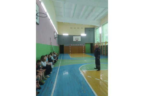 Встреча  учащихся 5-ых классов с инспектором ГАИ Семизаров А.А. 